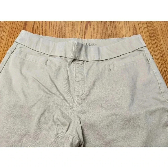 Lee Style Up Khaki Pull-On pants Plus Size 18M, Inseam 30" - Picture 2 of 6